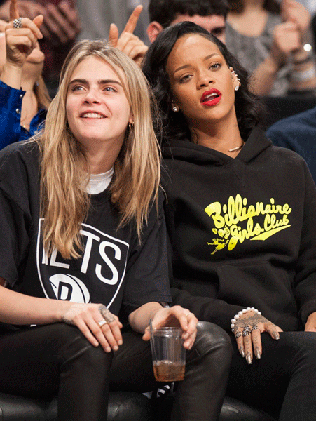 1389121514_RIHANNA-AND-0.gif