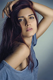 220px-Tuba_Büyüküstün.jpg