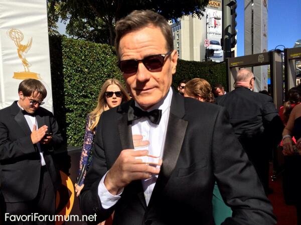 ai.perezhilton.com_wp_content_uploads_2013_09_bryan_cranston_twitter_emmy__big.jpg