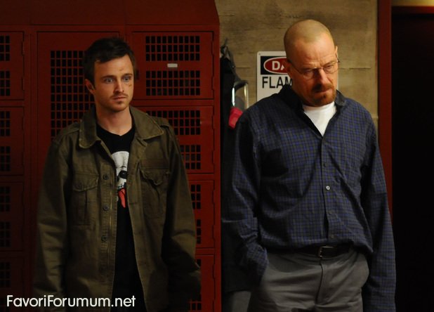 ai1.cdnds.net_13_35_618x444_ustv_breaking_bad_s3e10_2.jpg