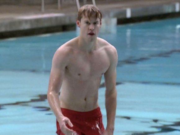 chord-overstreet-shirtless-glee-01182012-lead-580x435.jpg