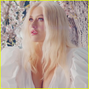 christina-aguilera-great-big-world-fall-on-me-video-highs-lows-love.jpg
