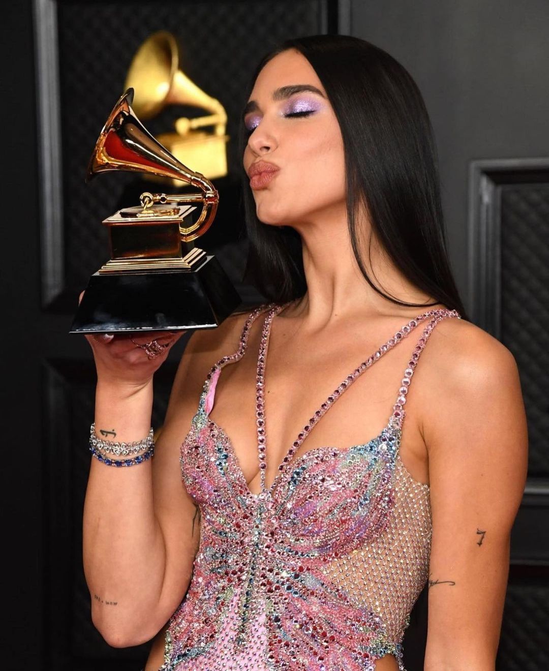 Dua-Lipa-Grammy-2021.jpg