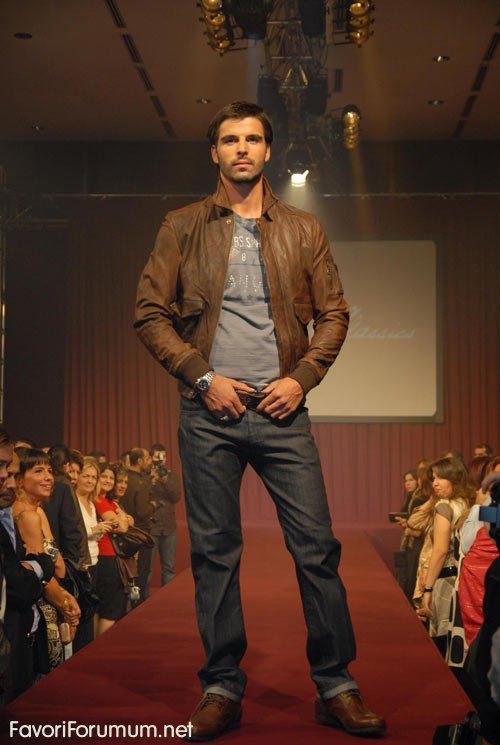 mehmet-akif-alakurt-4.jpg