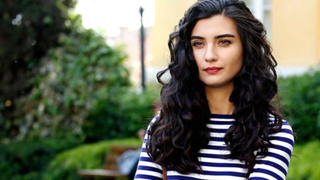 tuba-buyukustun-e-yeni-dizi-icin-rekor-teklif-7854838_x_4968_o.jpg