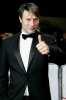 awww4.pictures.gi.stylebistro.com_Mads_Mikkelsen_Suits_Tuxedo_TfKIAXj6a1il.jpg
